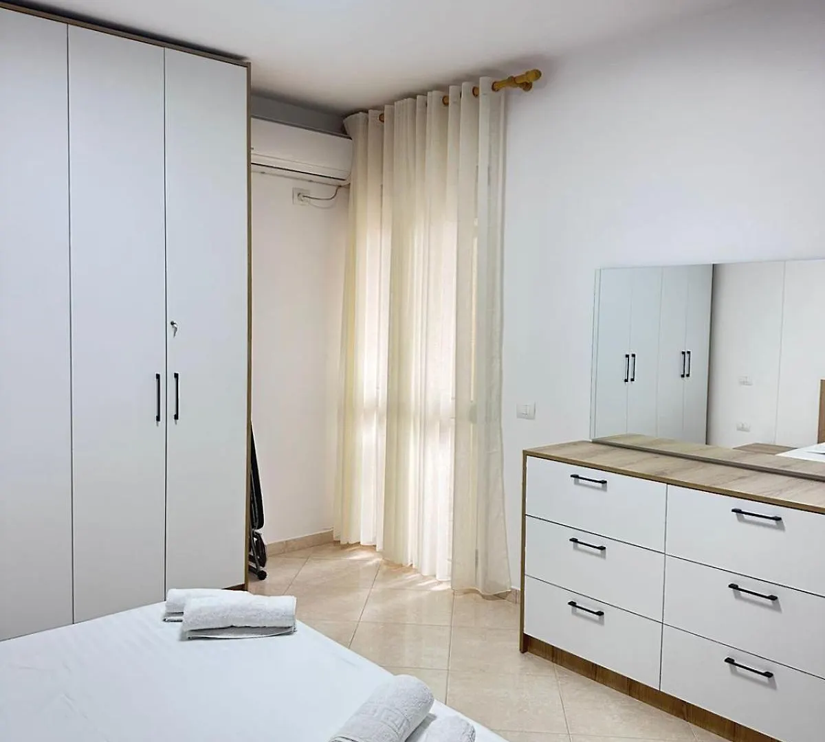 White Sea View Apartment Vlorë