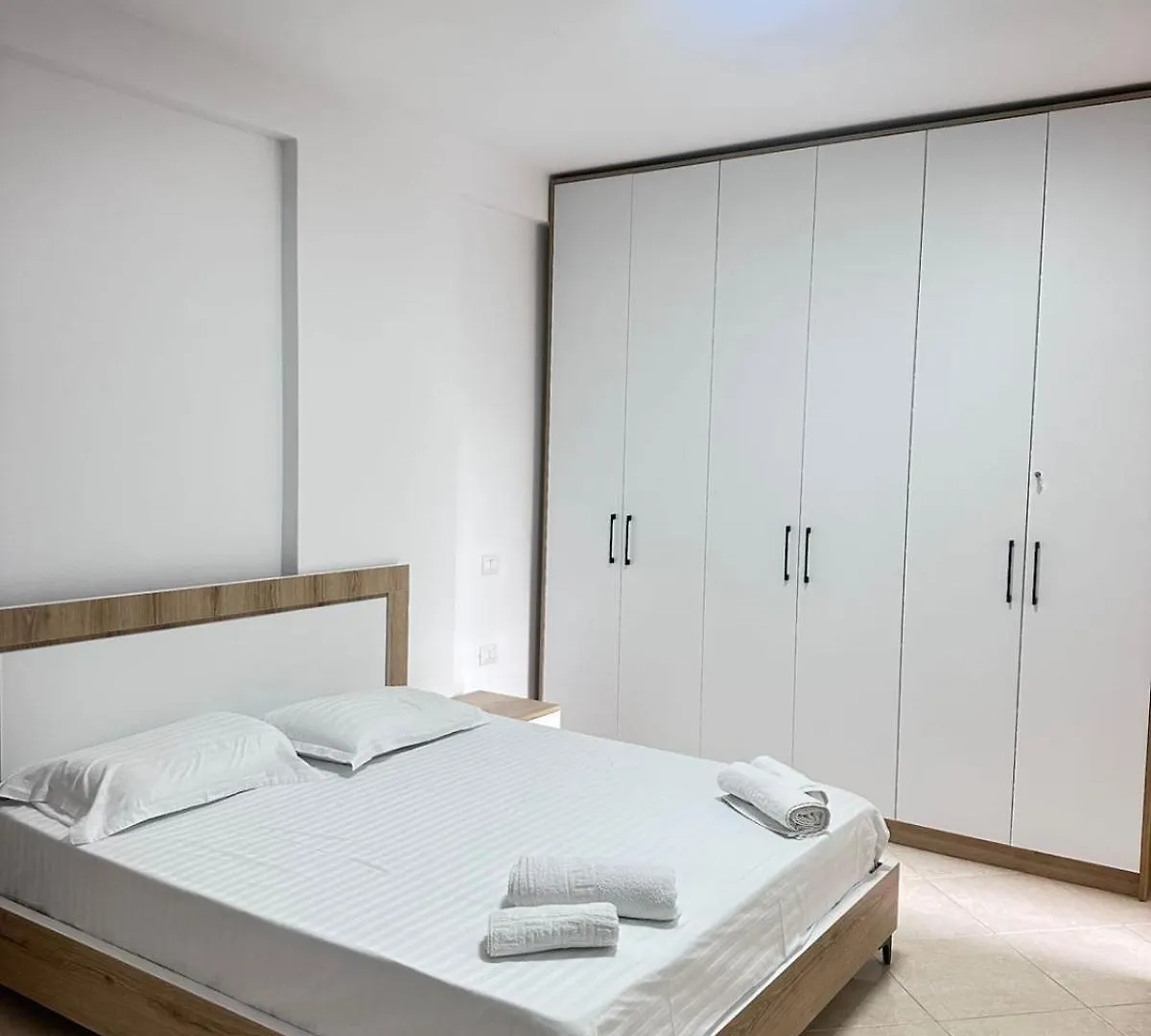 White Sea View Apartment Vlorë